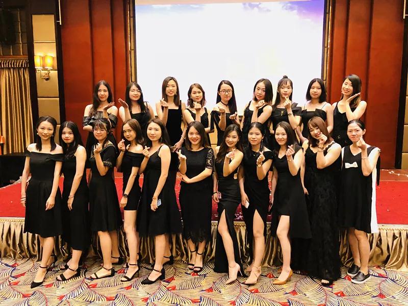 江门华企女生大合照 江门华企女生大合照
